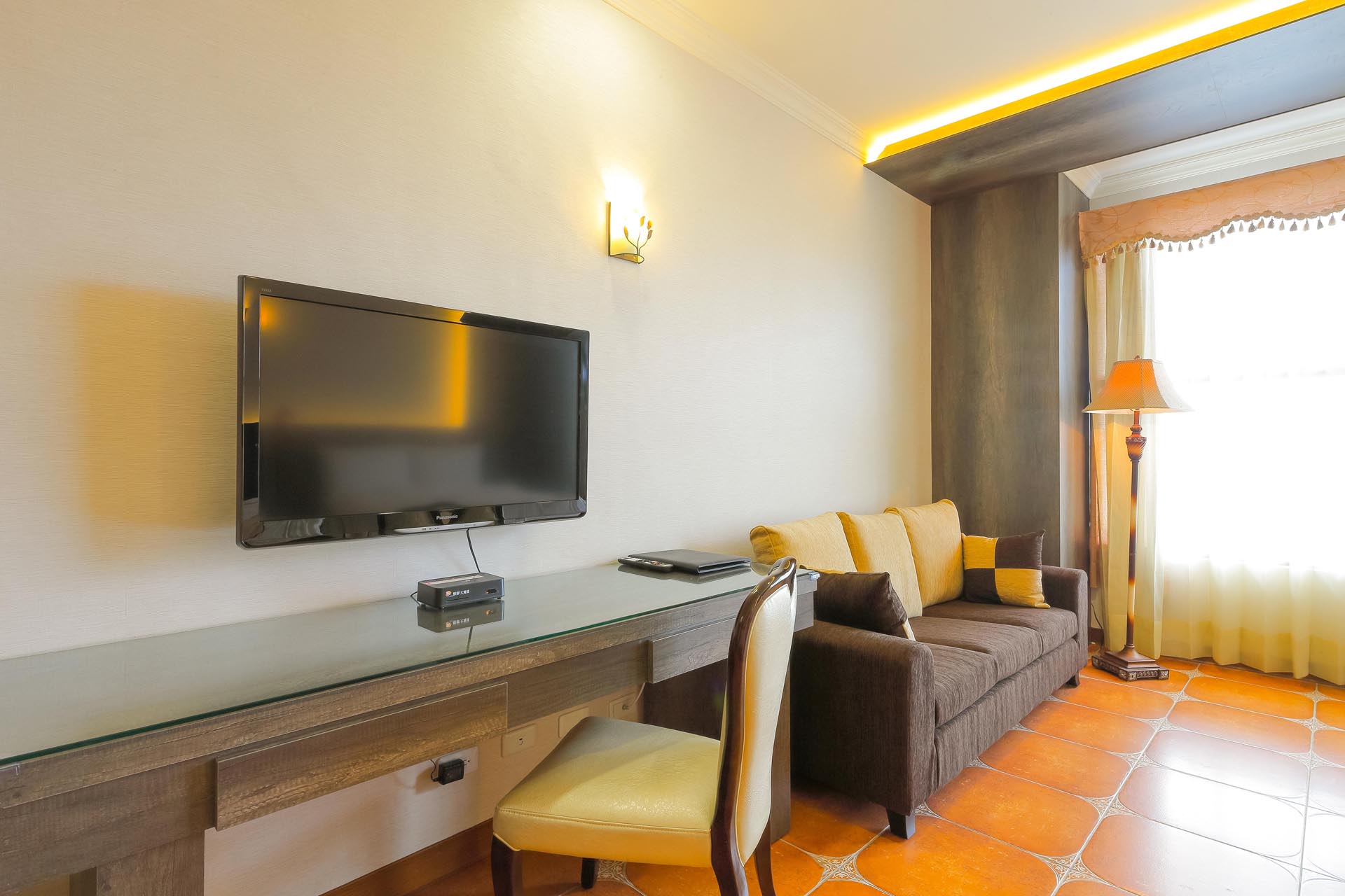 精緻家庭六人房 墾丁凱映輕旅